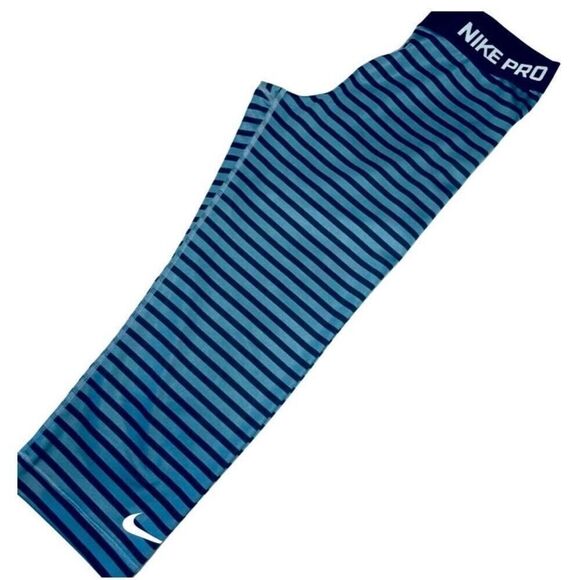 Nike Pro Crops - Picture 1 of 4